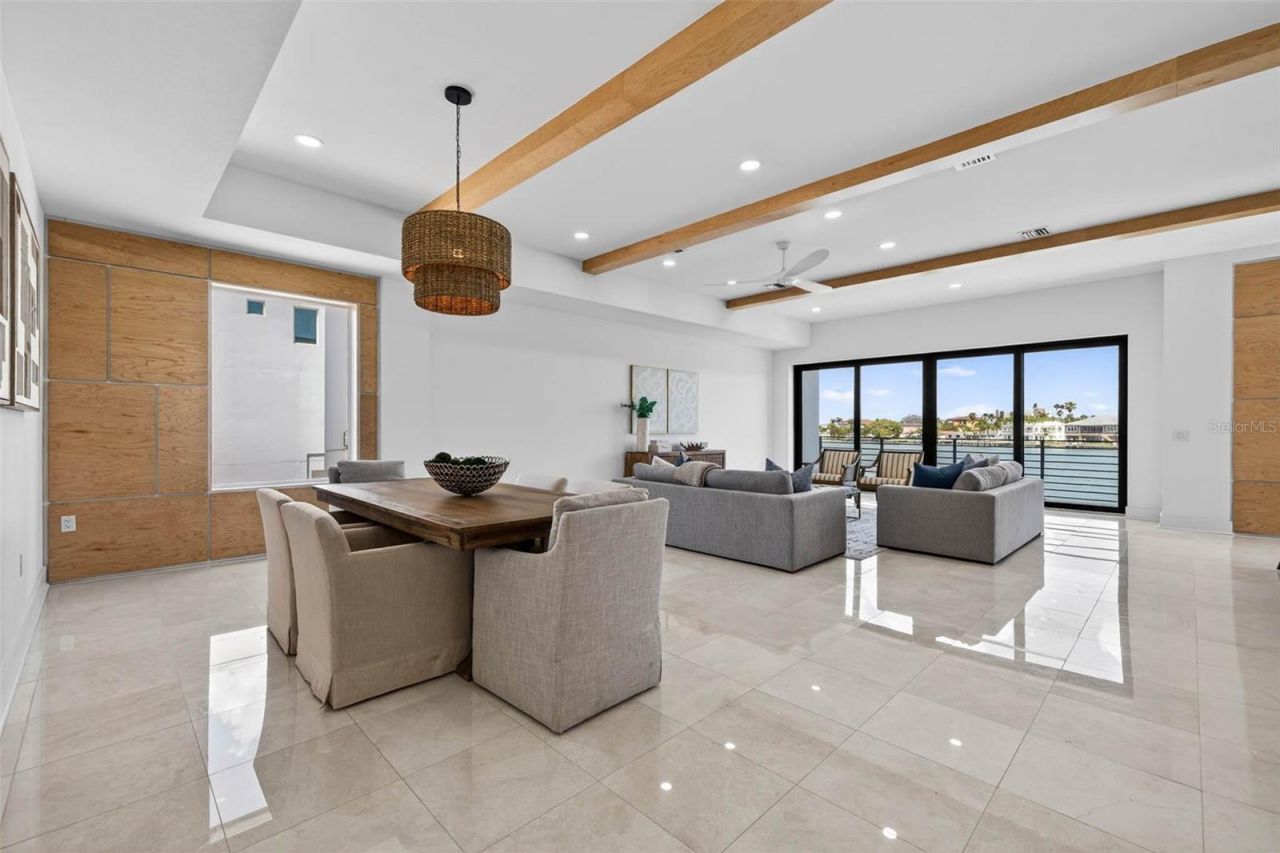 10201 Gulf Boulevard, Treasure Island, FL 33706 Photo