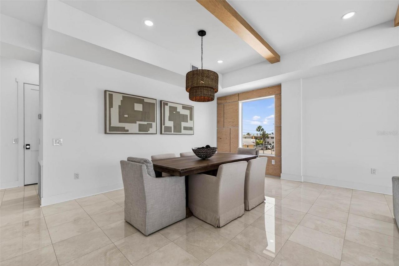 10201 Gulf Boulevard, Treasure Island, FL 33706 Photo