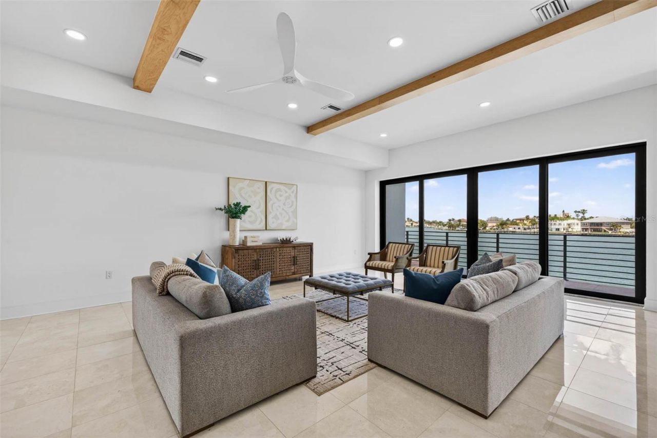 10201 Gulf Boulevard, Treasure Island, FL 33706 Photo