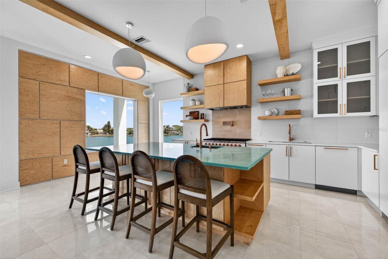 10201 Gulf Boulevard, Treasure Island, FL 33706 Photo