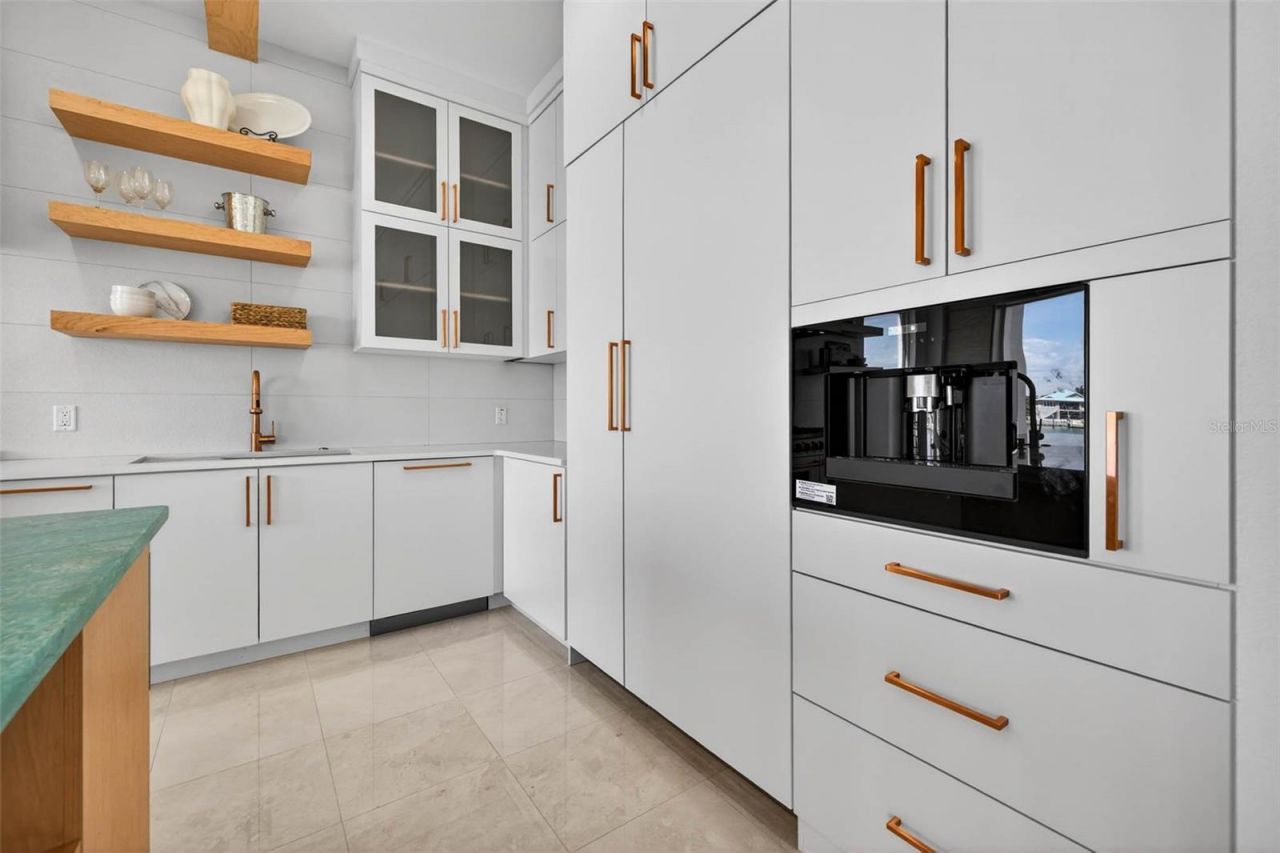 10201 Gulf Boulevard, Treasure Island, FL 33706 Photo