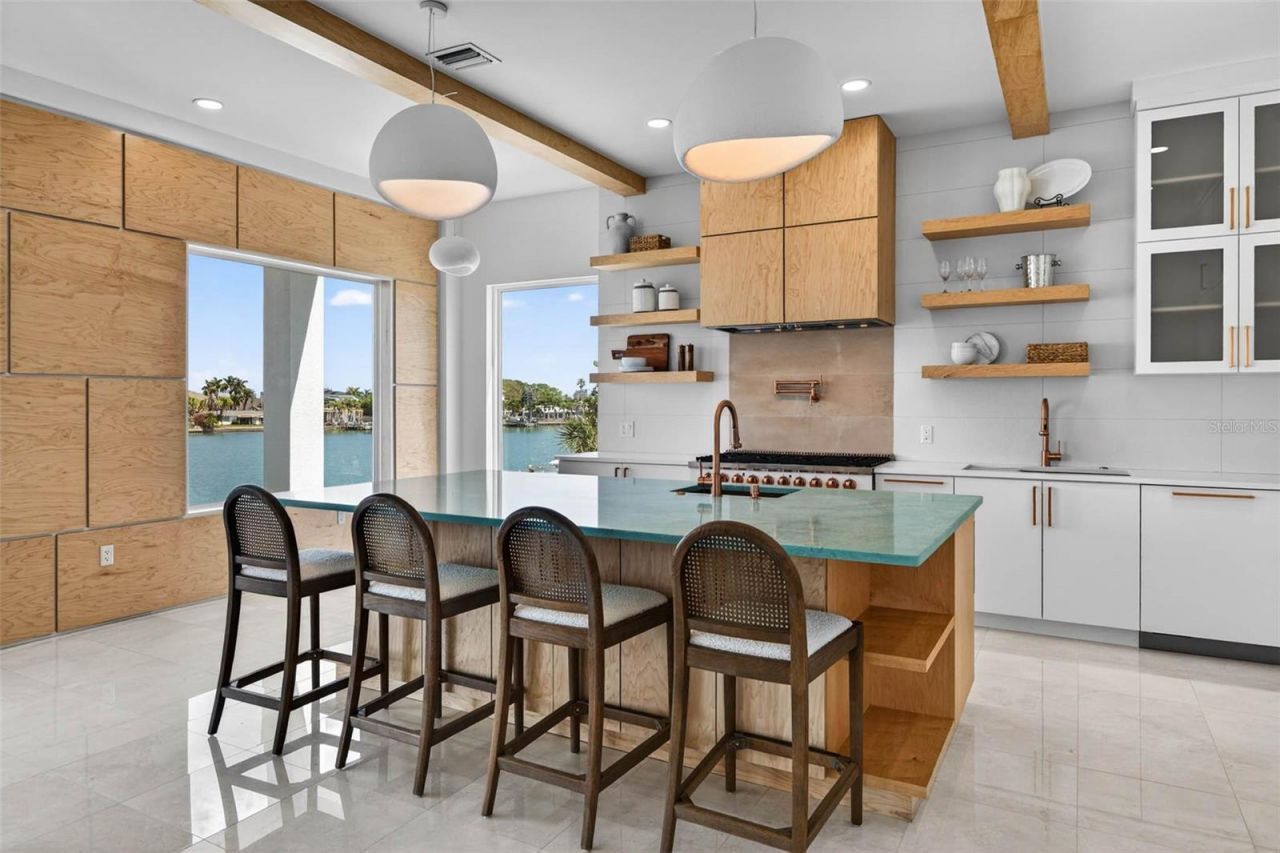 10201 Gulf Boulevard, Treasure Island, FL 33706 Photo