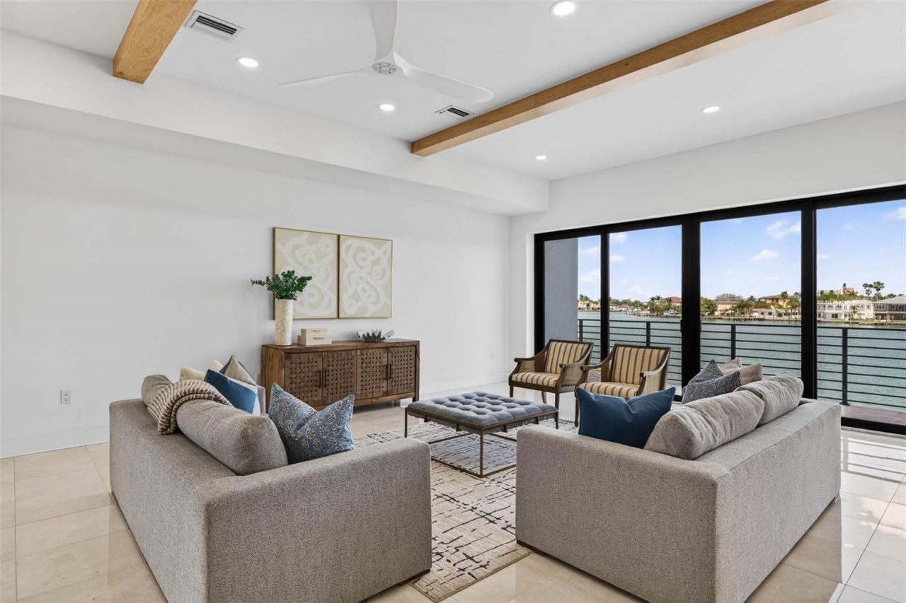 10201 Gulf Boulevard, Treasure Island, FL 33706 Photo