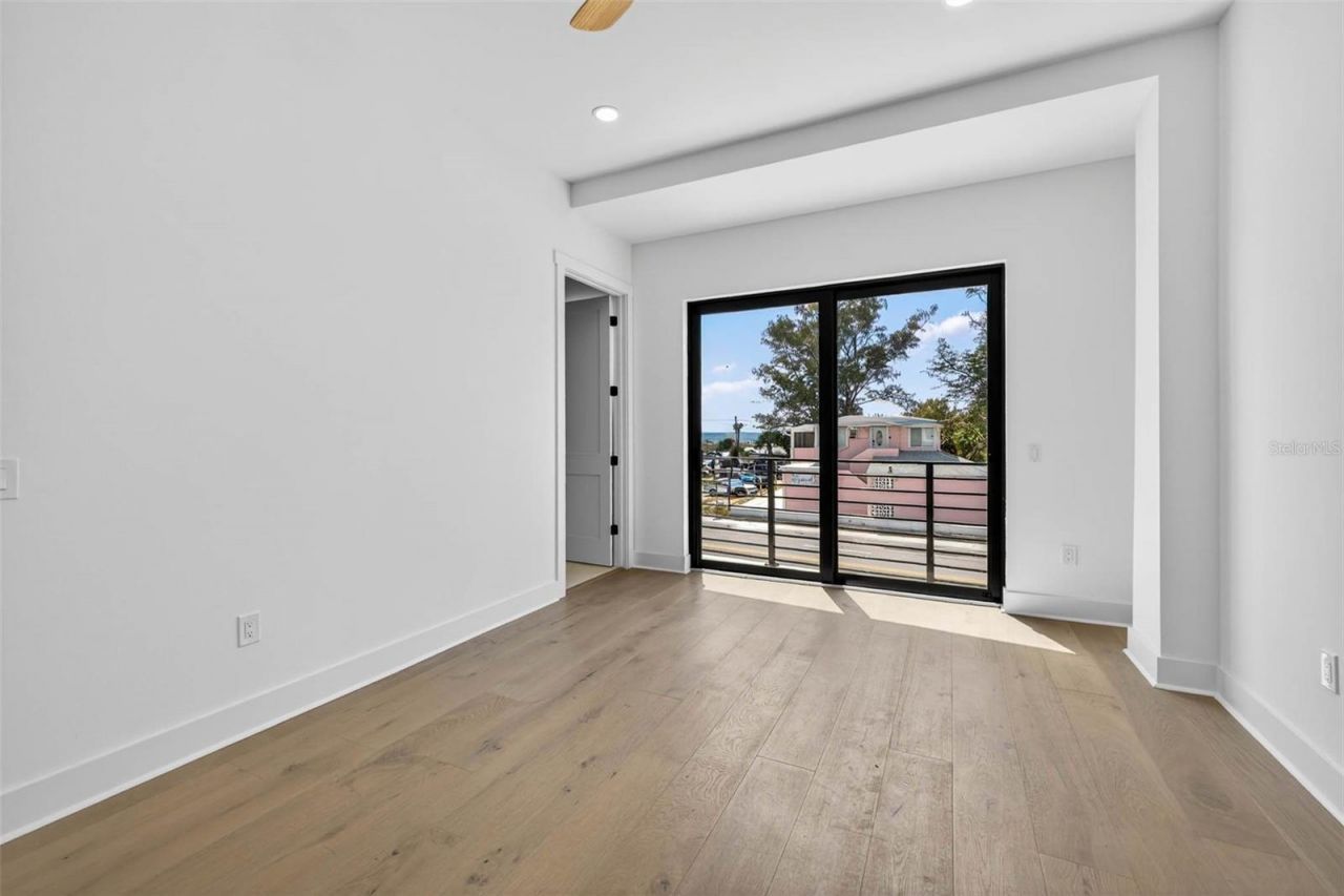 10201 Gulf Boulevard, Treasure Island, FL 33706 Photo