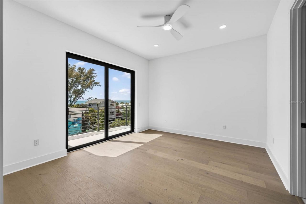 10201 Gulf Boulevard, Treasure Island, FL 33706 Photo