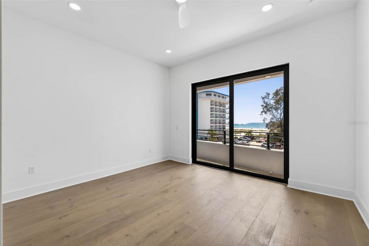 10201 Gulf Boulevard, Treasure Island, FL 33706 Photo