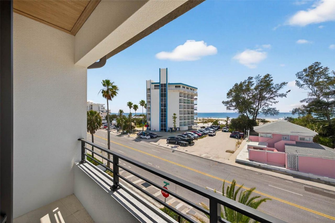 10201 Gulf Boulevard, Treasure Island, FL 33706 Photo