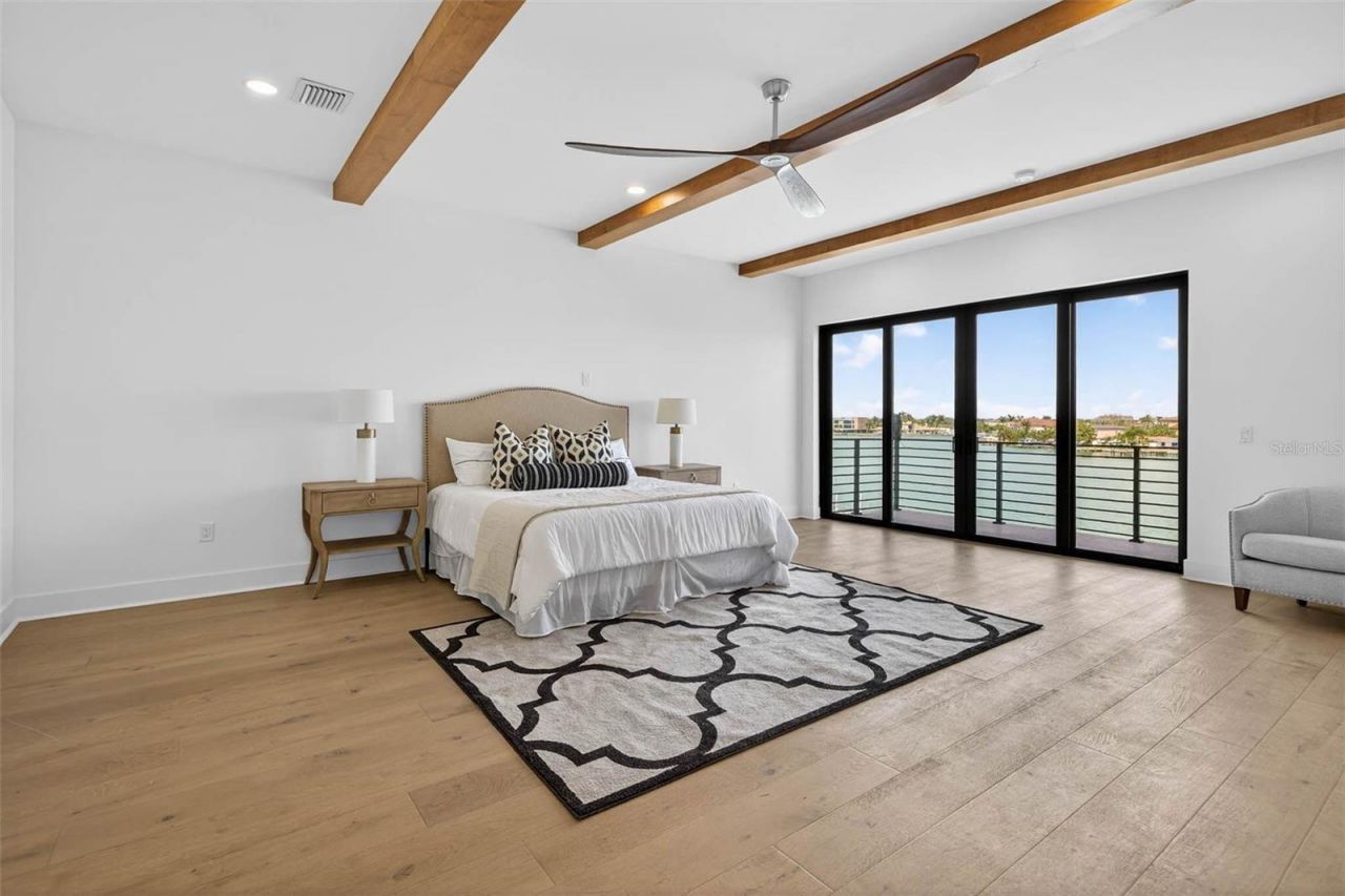 10201 Gulf Boulevard, Treasure Island, FL 33706 Photo