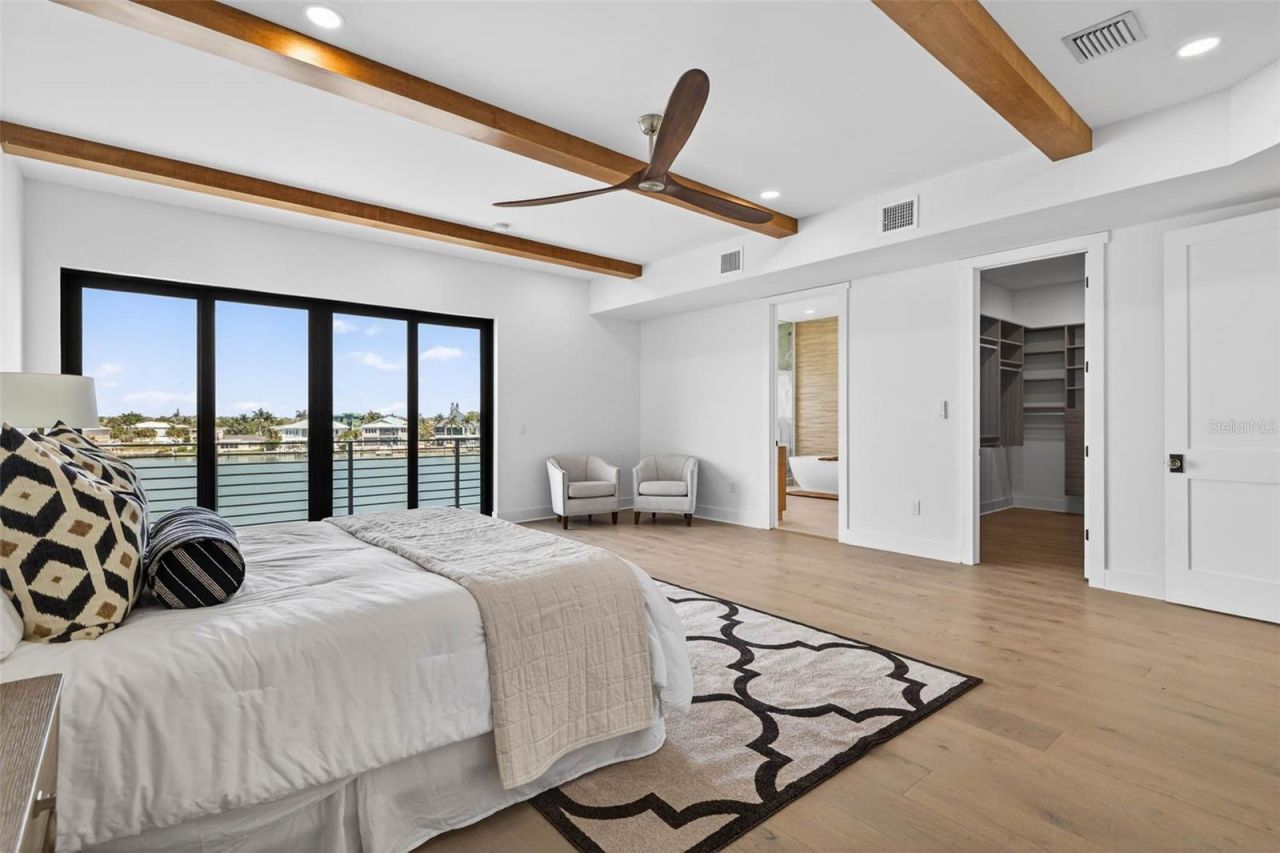 10201 Gulf Boulevard, Treasure Island, FL 33706 Photo