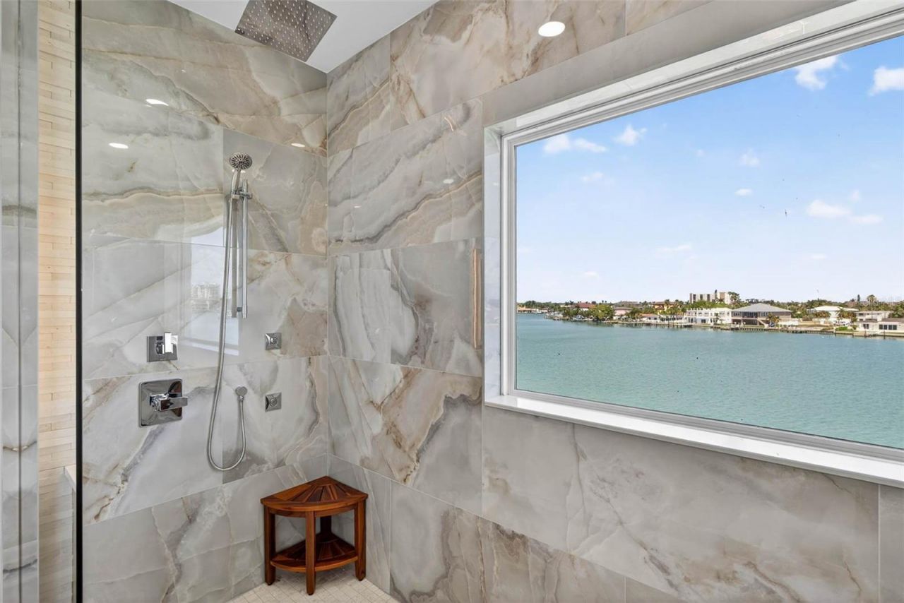 10201 Gulf Boulevard, Treasure Island, FL 33706 Photo