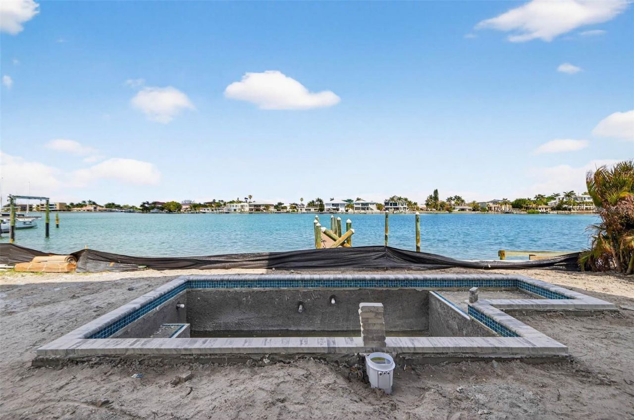 10201 Gulf Boulevard, Treasure Island, FL 33706 Photo