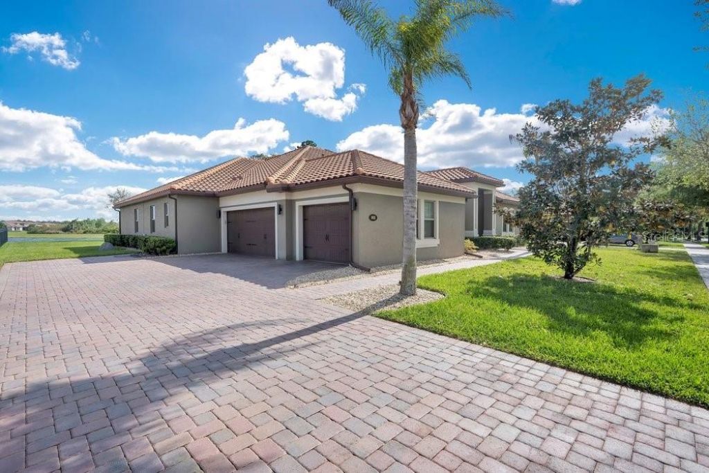 805 Riviera Bella Drive , Debary, FL 32713 Photo