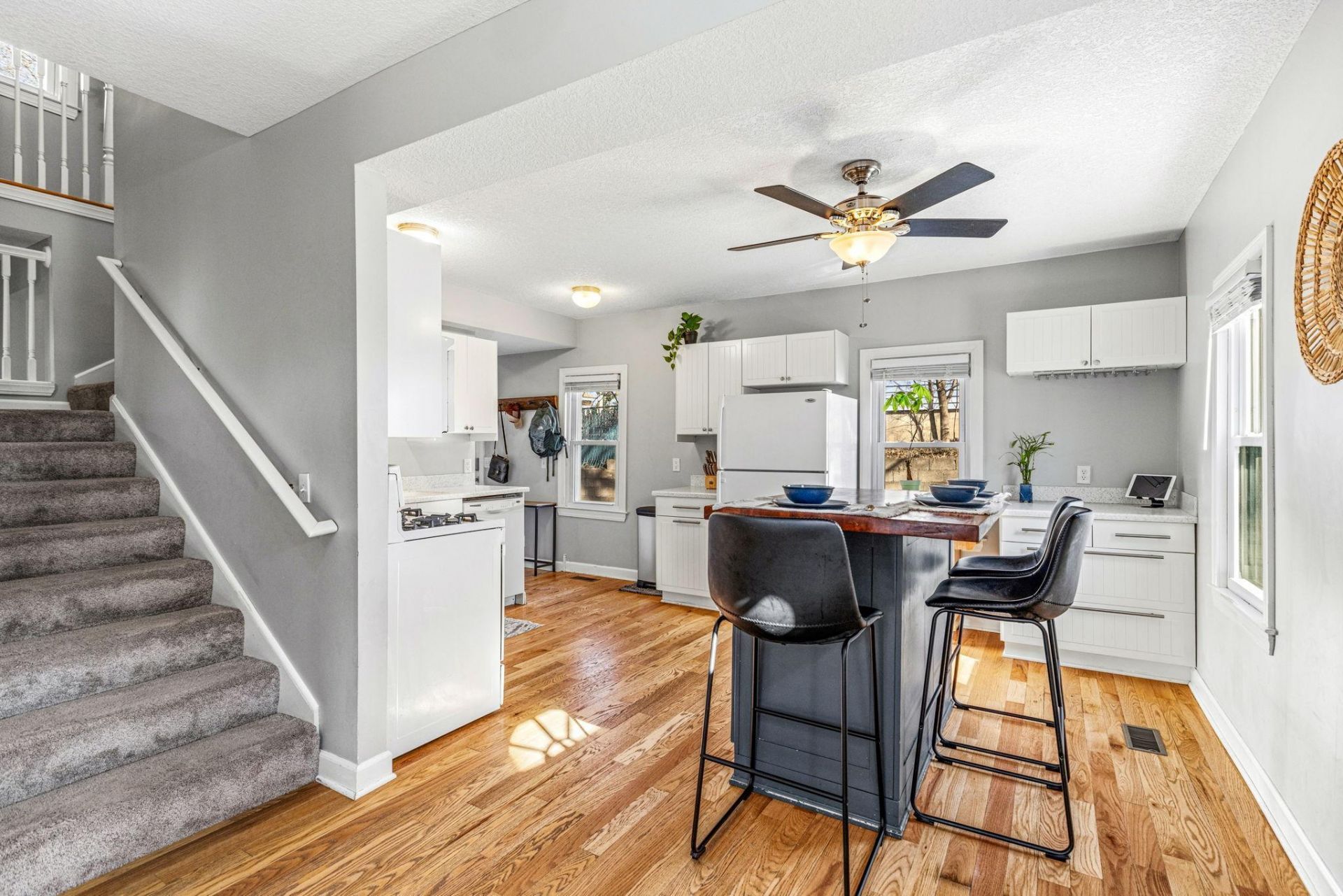 204 20th Avenue N, Hopkins, MN 55343 Main Photo