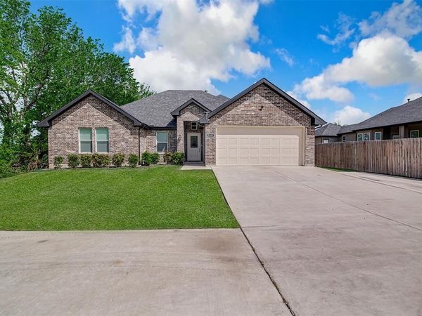 7137 John T White Road, Fort Worth, TX 76120