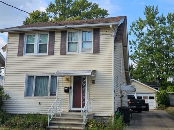 521 E Archwood Avenue, Akron, OH 44301