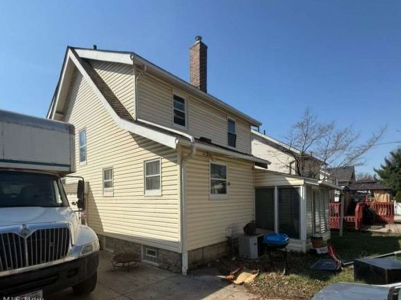 521 E Archwood Avenue, Akron, OH 44301 Photo 2