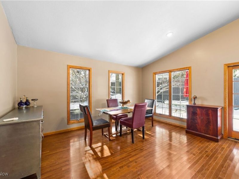 250 Schocalog Road, Akron, OH 44313 Photo 19