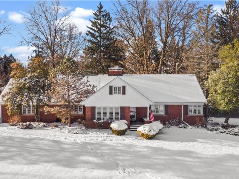 250 Schocalog Road, Akron, OH 44313 Photo 2