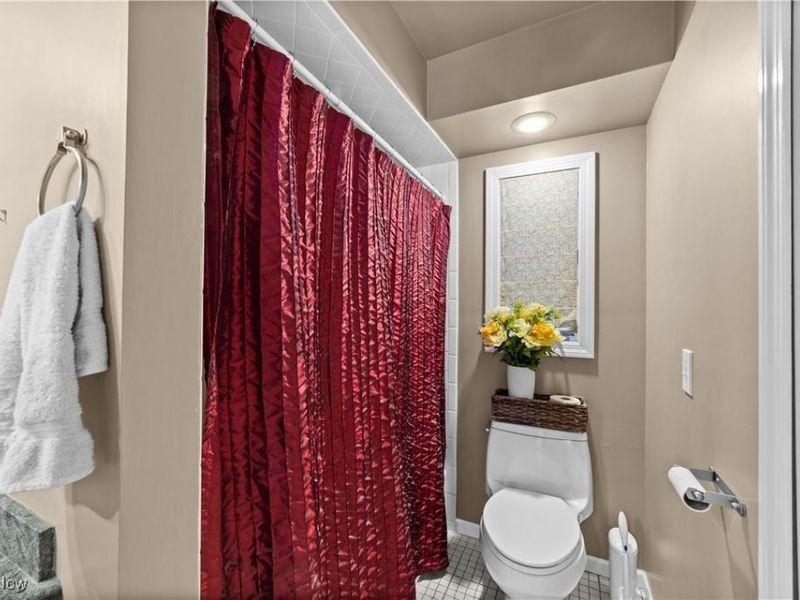 250 Schocalog Road, Akron, OH 44313 Photo 27