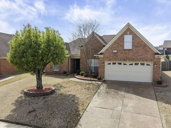 5035 WOLFCHASE FARMS PKY, Bartlett, TN 38002