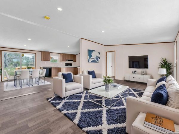 5709 County Road 422, Pleasanton, TX 78064