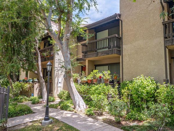 21901 Burbank Boulevard , Unit 199, Woodland Hills, CA 91367