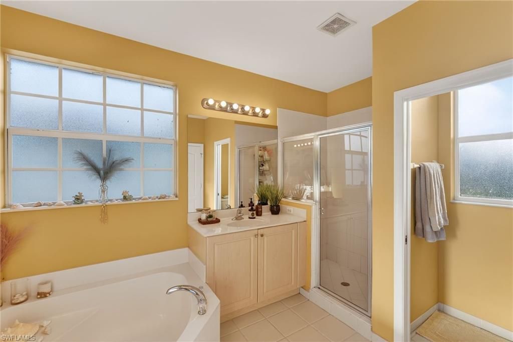 7005 Romana Way, Unit 1701, Naples, FL 34119 Photo