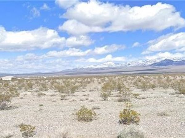 1440 E Biplane Place, Pahrump, NV 89060