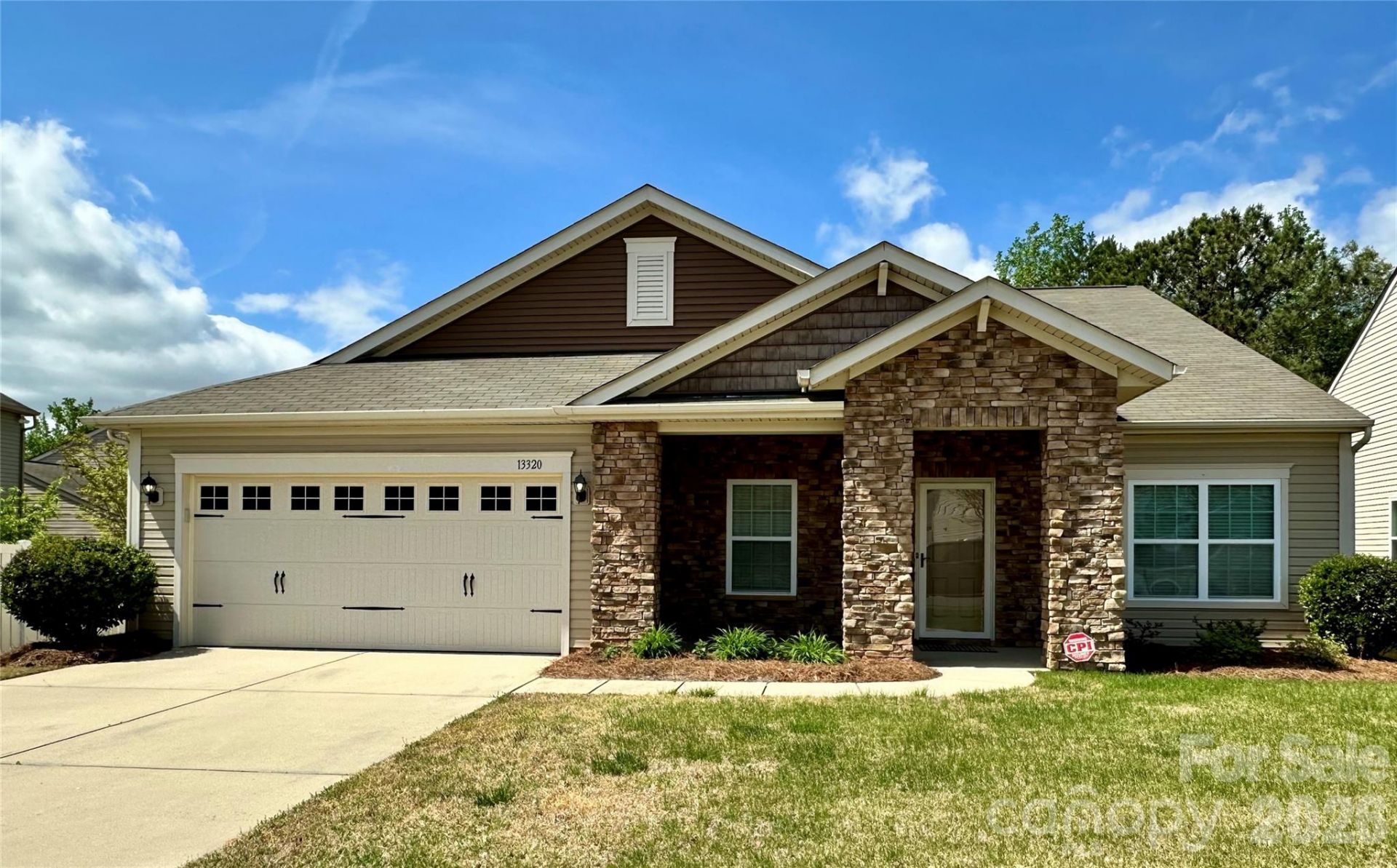 13320 Hunting Birds Lane, Charlotte, NC 28278 Main Photo