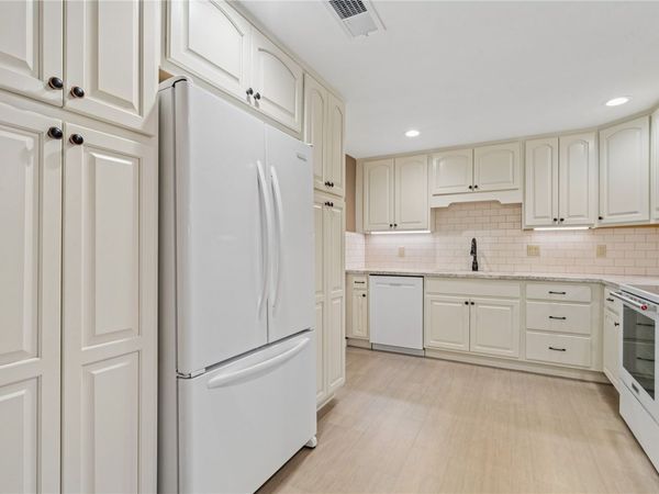 100 Thompson Drive SE, Unit 120, Cedar Rapids, IA 52403