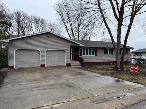703 S 3rd Street , Ellendale, MN 56026