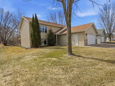 24 Pine Tree Court, Sartell, MN 56377