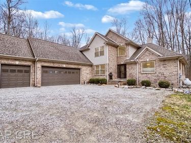 6417 Foxhollow Court , China Twp, MI 48054