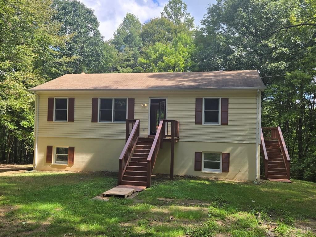 906 Equestrian Trail Road, New Canton, VA 23123