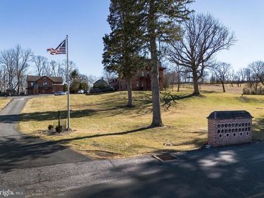 10463 JONESTOWN ROAD, ANNVILLE, PA 17003