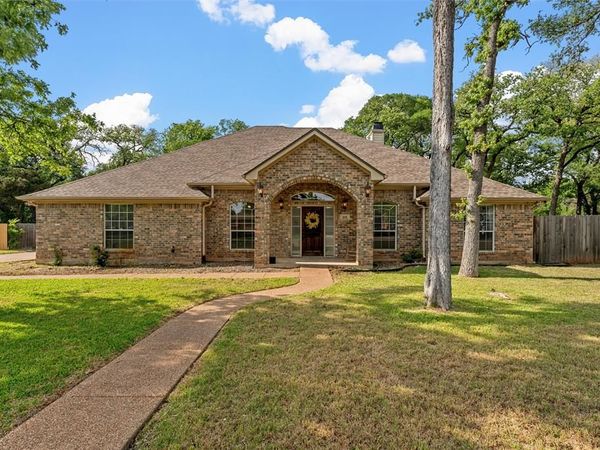 108 Hidden Oaks Drive , Waco, TX 76705