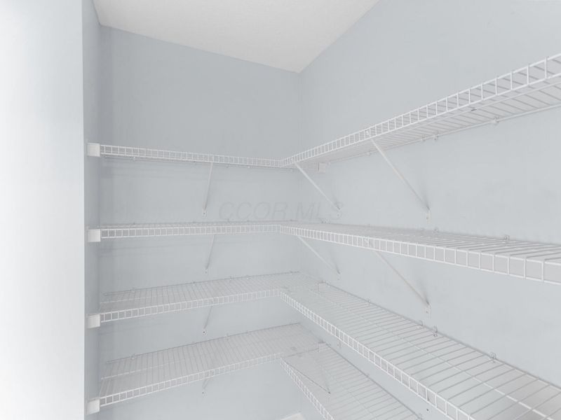 1146 Kinneton, Columbus, OH 43228 Photo 10