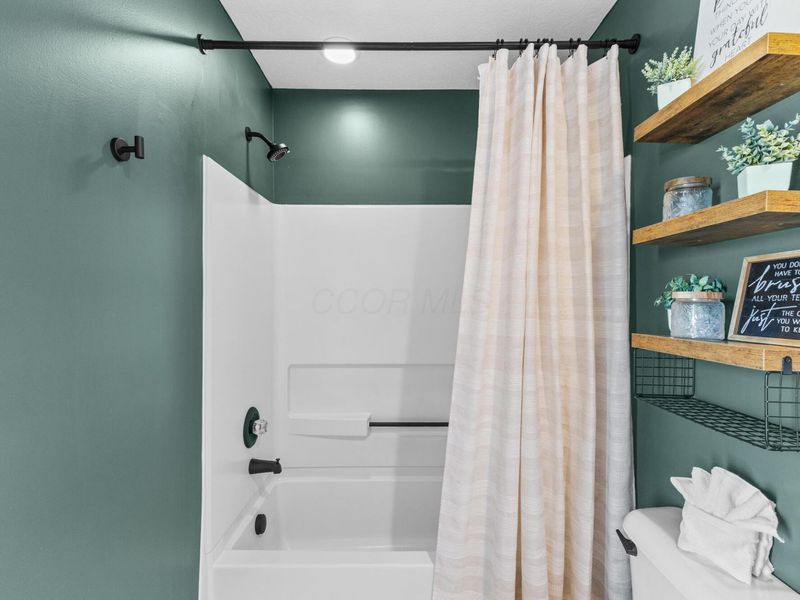 1146 Kinneton, Columbus, OH 43228 Photo 19