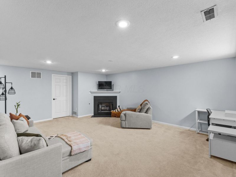 1146 Kinneton, Columbus, OH 43228 Photo 23