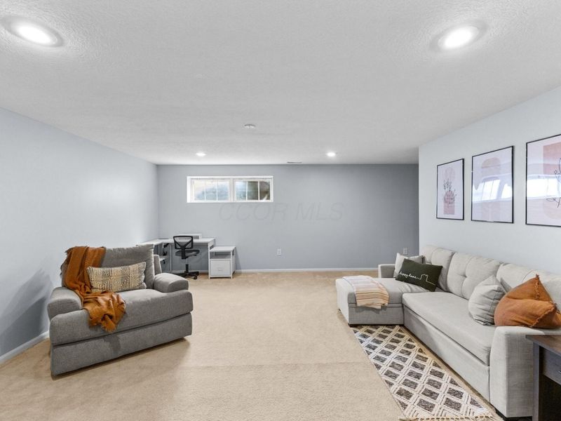 1146 Kinneton, Columbus, OH 43228 Photo 26