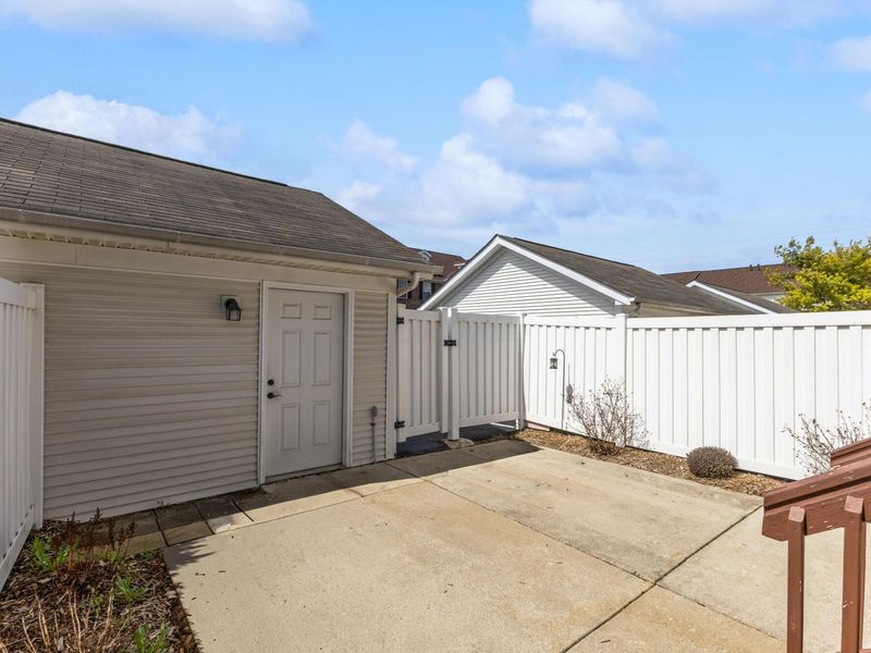 1146 Kinneton, Columbus, OH 43228 Photo 34