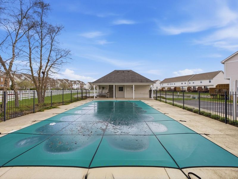 1146 Kinneton, Columbus, OH 43228 Photo 4