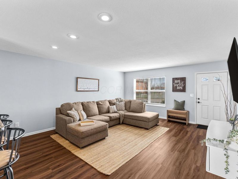 1146 Kinneton, Columbus, OH 43228 Photo 6