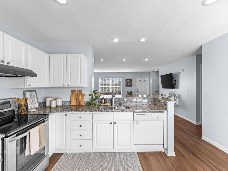 1146 Kinneton, Columbus, OH 43228 Photo 9