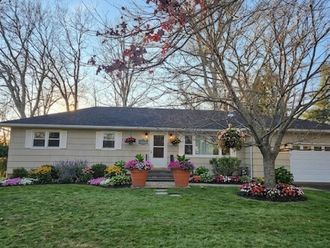 290 Gull Pond Lane Greenport, NY 11944