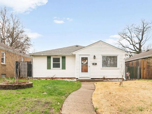 2205 Parkview Place, South Bend, IN 46616