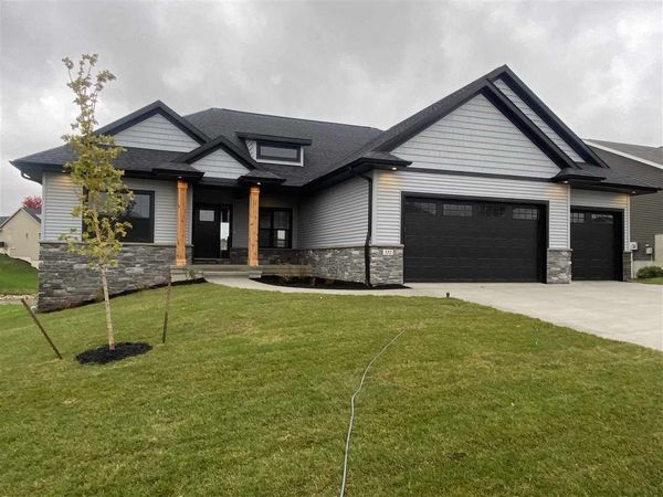 40 S Seven Oaks Rd, North Liberty, IA 52317