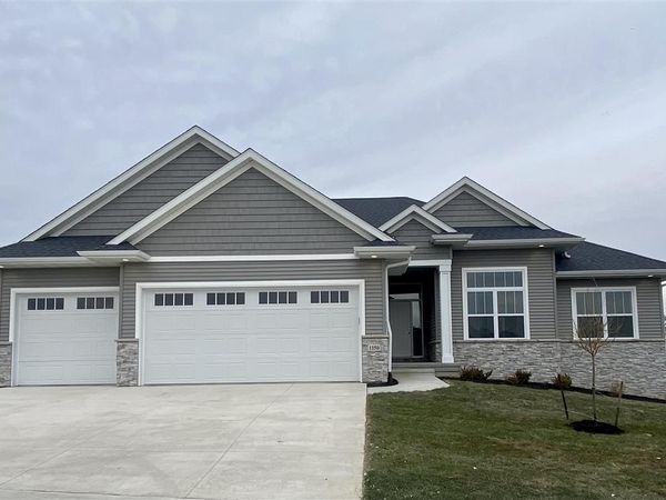 60 S Seven Oaks Rd, North Liberty, IA 52317