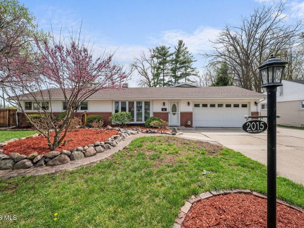 2015 Burr Oaks Drive, Toledo, OH 43613