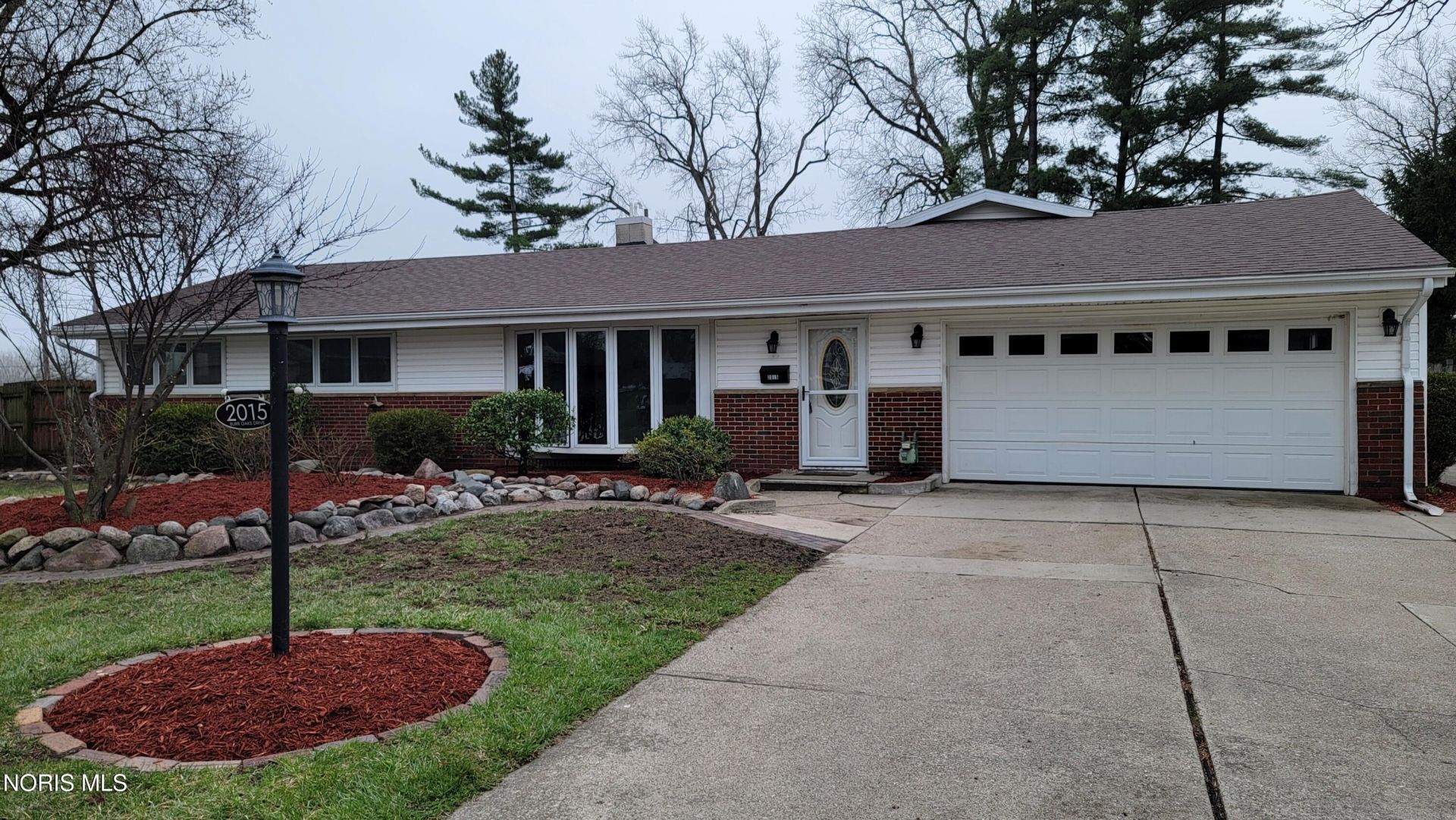 2015 Burr Oaks Drive, Toledo, OH 43613 Main Photo